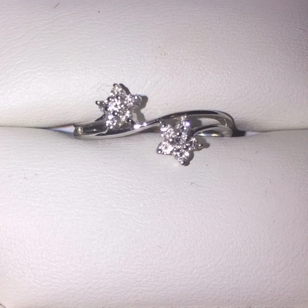 14k White Gold Ring - Picture 3 of 6